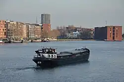 De Javakade gezien vanaf de Veemkade aan de overkant (2019)