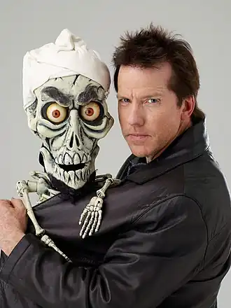Jeff Dunham met zijn pop Achmed the Dead Terrorist
