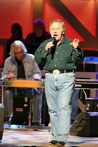 Conlee tijdens een optreden in Grand Ole Opry in 2007
