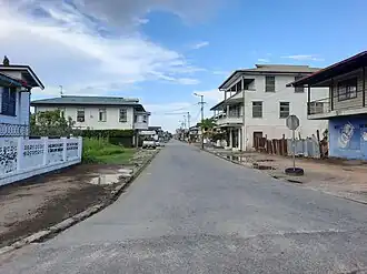 begin van de straat in 2022, bij de Nederlandse ambassade