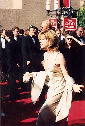 Julianne Phillips (1994)