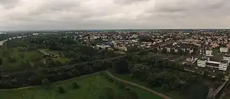 Saint-Sébastien-sur-Loire met op de voorgrond het Île Forget