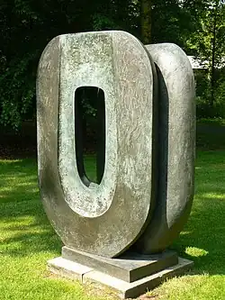 Barbara Hepworth, Dual form, 1965