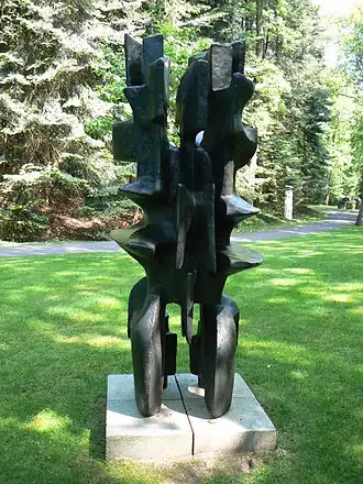 Grand double  (1962/4) in het Beeldenpark van het Kröller-Müller Museum