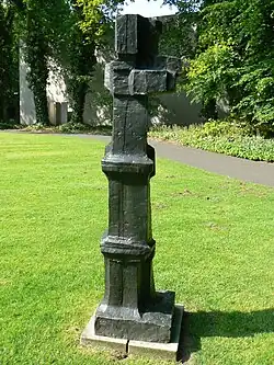 Stehende Figur, beeldenpark van het Kröller-Müller Museum