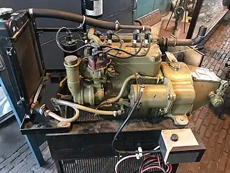 Een Hercules benzinemotor aangepast door Kromhout voor boten