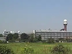 KNMI-gebouwen vanuit de verte