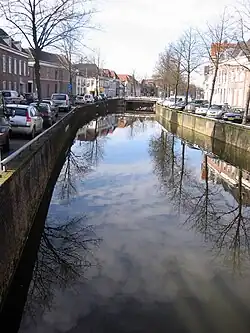 Stadgracht Burgel tussen de Vloeddijk en de Burgwal