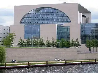 Kanzleramt, gezien vanaf de Spree