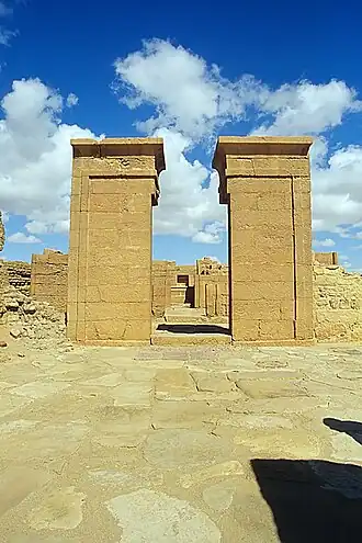 Ingang van de noordelijke tempel van Karanis