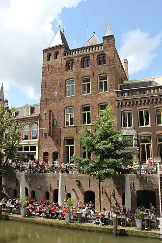 De voorgevel van Oudaen aan de Oudegracht