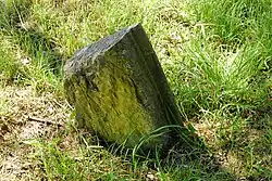 Kasteel Sinderen - overgebleven stenen brokstuk