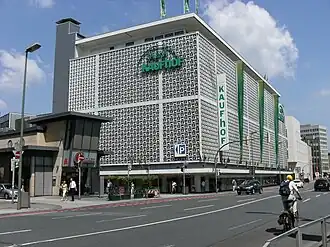 Voormalig Horten-warenhuis met de bekende gevel in Osnabrück