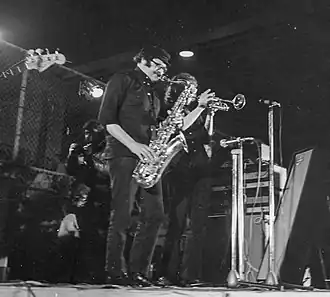 Lyle Jenkins op saxofoon en Henry Lowther op trompet als leden van de Keef Hartley Band, Joint Meetin 1970, Düsseldorf