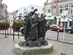 Kenau Simonsdochter Hasselaer en vrouwen (1973) bij de Amsterdamse Poort te Haarlem