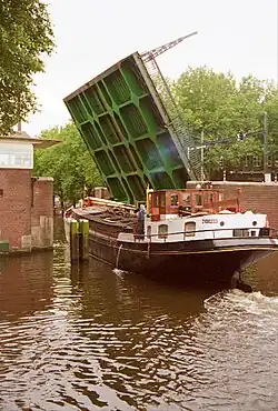Kinkerbrug gezien vanaf de noordzijde; 2006