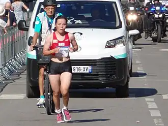 Lhamo tijdens de Olympische marathon van 2024