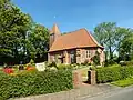 Kerkje te Büttel (ca. 1500; na de Kerstvloed van 1717 herbouwd; toren uit 1971)