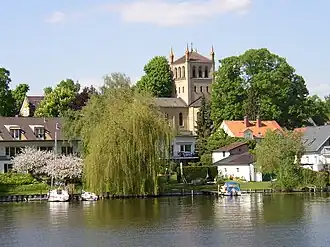 Kerk aan de Stölpchensee