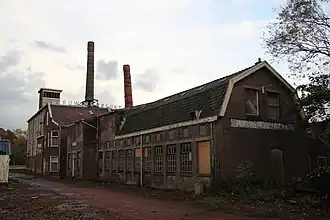 Hoofdgebouw kleiwarenfabriek "Nieuw Werklust"