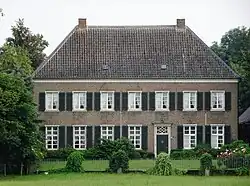 Lippenhof, Emmericher Straße