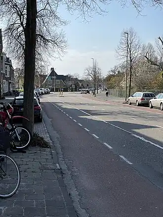De Kleverlaan in de richting van Bloemendaal
