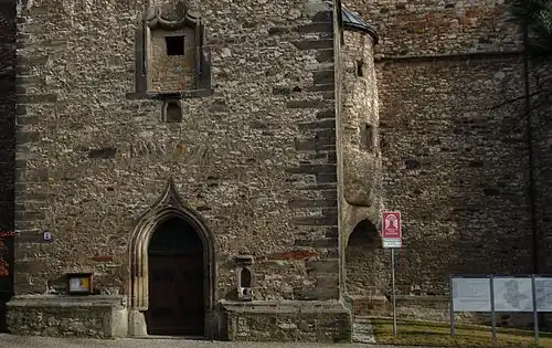 ingang van de kloosterkerk van Nienburg, 2007