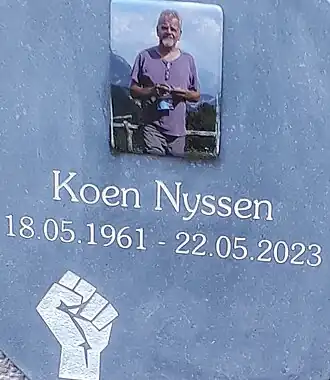 Gedenksteen op het kerkhof van Sint-Martens-Voeren