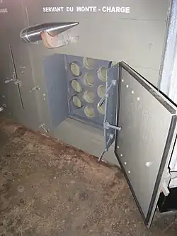 Granaatmagazijn in koepel-120