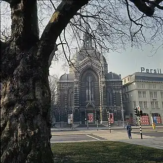 De Koepelkerk in 1972Het naastgelegen Persilgebouw werd ook gesloopt.