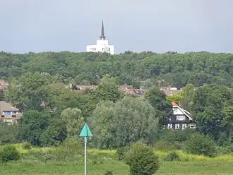Koerheuvel met voormalige watertoren van Rhenen.