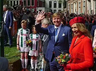 Koning Willem-Alexander en koningin Maxima tijdens de viering van Koningsdag 2018 in Groningen