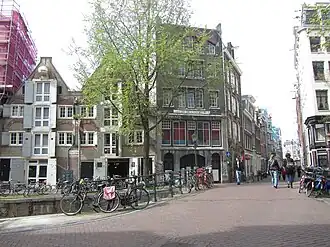 Brug 292 met pakhuizen Schottenburch (2011)