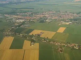 Korteraar, met daarachter Ter Aar, gezien naar het westen. Juli 2017