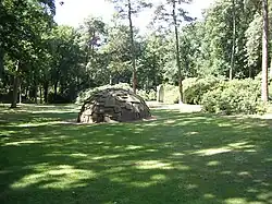 Mario Merz, Igloo di pietra, 1982