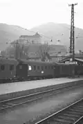 Personentrein met de vesting Kufstein op de achtergrond (1954)
