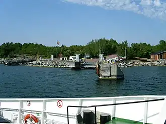 De veerstoep van Snäckö.