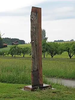 4. : Große Stele (2010)