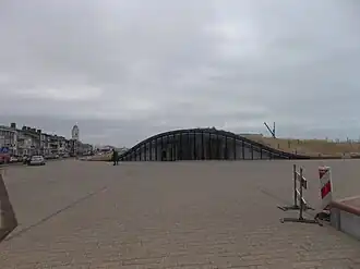 Parkeergarage in het duin