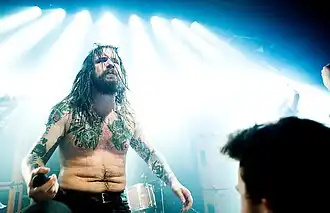 Oud lid - ex Zanger Erlend Hjelvik