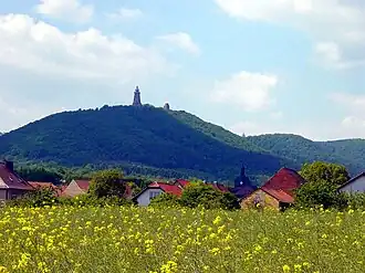 De Kyffhäuser, gezien vanuit Tilleda