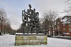 La demeure humaine, Zadkine, brons, Apollolaan, 2009-2011