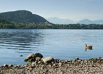 Meer van Comabbio bij Corgeno