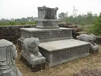 Graftombe van huize Dinh.