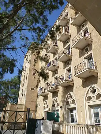 Het Ledra Palace-hotel in Nicosia, waar in 2012 Britse UNFICYP-manschappen verbleven. (foto: mei 2012)