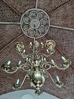 Het koepelgewelf in het koor van de Donatuskerk