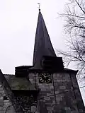 De gedraaide toren van de kerk