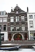 Voormalige bierhandel met bovenwoning en pakhuis in de bouwstijl van de Neo- Hollandse RenaissanceOude Leidse Bierbrouwerij nu als monumentenwoning