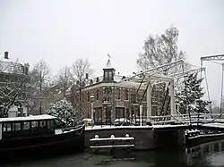 De Leidsekade ter hoogte van de JP Coenbrug
