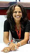Lenora Crichlow als Annie Sawyer